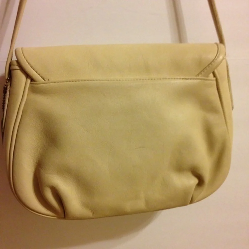 Coach vintage cream white cross body bag pleated